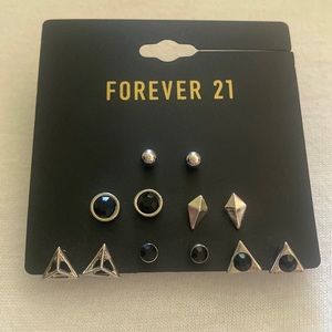 NEW black and silver stud earrings from forever 21!!